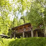 медовий двір Hotel Nizhnyaya Rozhanka