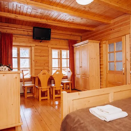 Hotel медовий двір Rozhanka Nizhnyaya