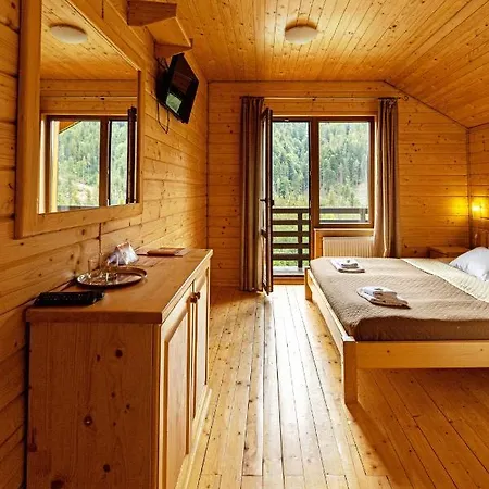 медовий двір Hotel