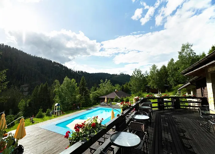 Hotel медовий двір Rozhanka Nizhnyaya
