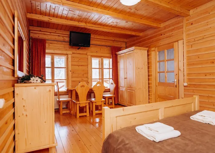 Hotel медовий двір Rozhanka Nizhnyaya