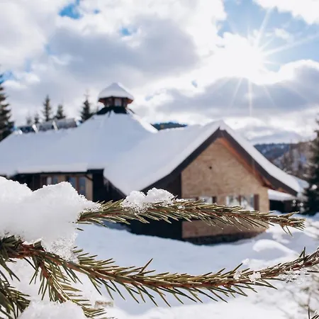 медовий двір * Rozhanka Nizhnyaya